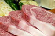 先輩に、高い焼肉屋に連れて行かれた。先輩「食べ放題飲み放題だぞ～」俺「味付けなしの肉をお願いします」先輩「ふざけんな！」俺「えっ」→結果…
