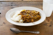 無水カレー作るの無理やんけ前に試したけど無理やったから水入れた