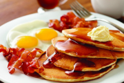 【画像】アメリカ人の平均的朝食、めっちゃ美味そうwwwwwwwwwwww