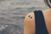 ファッションタトゥーの怖さは市民プールやファミリー向け海水浴場に行けなくなる、ということではない。