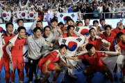 【日韓戦】韓国さん、アジア大会決勝戦後に国旗を燃やされて大騒動にwww