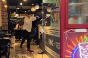韓国男子、ケバブ屋でブチギレ