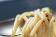 めんつゆとツナ缶ぶち込んで刻み海苔かけるのが一番美味い貧乏パスタ