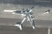 ロシア軍が航空機攻撃に驚きの防御策か？機体上部にタイヤを敷き詰め防御…衛星写真で判明！
