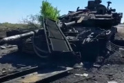 ロシア軍の最新戦車T-90Mが破壊されたことが初めて確認される…T-14アルマータは配備されるのか？