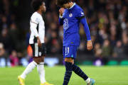 【プレミアリーグ】10人のチェルシーが公式戦3連敗… 移籍即先発のフェリックスは一発退場でほろ苦デビューに