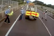 福岡で積載車が起こした最凶にひどい事故の映像。日本のこんな動画出てくるんだ(°_°)