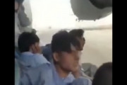 【アフガン】輸送機にしがみついていた側の人が撮影した映像が公開される。