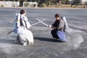 サムライが空を飛ぶ動画