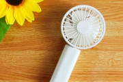 メーカー「携帯扇風機は気温35度以上だとかえって逆効果になります。」