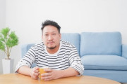 【悲報】日本人、普通の休日を『おうち入院』とか言い出す