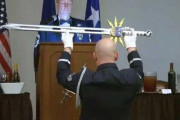 【画像】米軍から褒章として贈られる宝剣、ダサいｗｗｗｗｗｗｗｗｗｗ