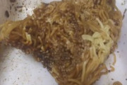 【悲報】ワイの作った焼きそば、気持ち悪くなる → これ食ってる奴の体つきｗｗｗ（※画像あり）