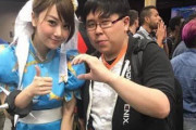 【画像】プロゲーマージャスティンとコスプレイヤーのハートマーク作成失敗ポーズがJKの間で流行していると話題にｗｗｗｗｗｗｗｗｗ