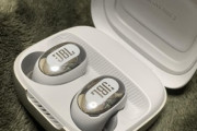 ぼく､人生初の高級ワイヤレスイヤホンに｢JBL LIVE FREE 2｣を購入ｗｗｗｗｗｗｗｗｗ