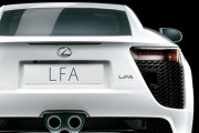 近所にレクサスLFA乗ってる人いるんだが、、、、