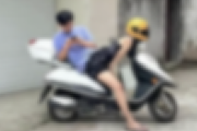 美脚女性と男がバイクで2ケツしてる画像ｗｗｗｗｗｗ