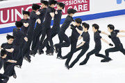 連続写真で見る羽生結弦の4回転半。最高の挑戦者は最高の被写体だ。