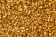 史上最高の解像度で撮影された太陽表面の画像