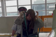 【動画あり】日比谷線で女装したおっさんが痴漢で捕まる。見た目が強烈すぎと話題に