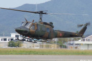 陸自UH-1ヘリにレーザー照射、府中市の上空で…副操縦士が一時的に目が見えにくく！