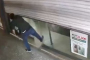 【動画】電動シャッターの事故。こんな危険性があったんだ(@_@;)