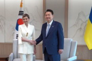 ウクライナ大統領特使のオレナ夫人が訪韓、尹大統領を表敬訪問し「殺傷兵器でない装備の支援を要請」！