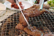 焼肉屋のハサミって置いてある意味がわからんよな