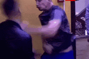 【gif】ロシア人さん、顎に2発もらうも平然と喧嘩を続けてしまう…