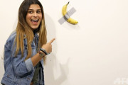 壁にバナナをテープで貼っただけのアート、1300万円