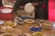 【動画】中国、披露宴の後、食べ残した料理の争奪戦開始！すごい勢いで料理を確保～！