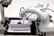 【虚構じゃないよ】デンソーと日立、契約書をめくって自動で押印するロボットを開発ｗｗｗｗｗｗ