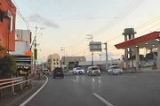 【動画】遭遇したくないな。自由な幼児が国道に飛び出してしまうドラレコ。