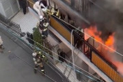 【悲報】女性(26)がゆで卵調理中に火事を起こし、パニックで助けに来た消防士を2Fから突き落とす