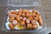 【悲報】ローソンのソーセージ弁当、370円