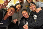 【画像】中田翔さん、ドレッドヘアー姿で登場し坂本勇人らに送別会してもらう