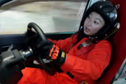 【衝撃映像】車好き女性YouTuberさん、サーキットで練習中に横転…〇〇が脱げる