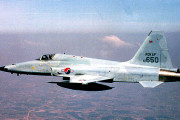 韓国メディア「"導入36年" F-5E 戦闘機、京畿道華城市の野山に墜落 ... パイロット殉職」韓国の反応