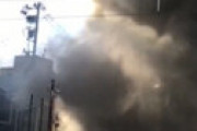 【動画】 富山市総曲輪2丁目 荒町駅前「珈琲舎さいほん」で爆発を伴う火事 「煙やばすぎ」 炎と黒煙吹き荒れ現地騒然