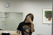 指原莉乃さん、人気男性タレントのTシャツを着る