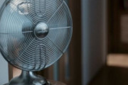 医師が警告！「扇風機あたり続けると死ぬ」→ その理由が・・・・・