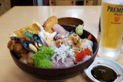 【画像】うわぁー、こんな海鮮丼、見たことあるか？