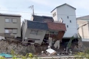 フロリダに続き大阪西成でも住宅が崩壊。その瞬間が動画に記録される。