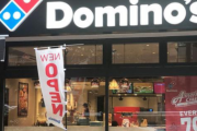 ドミノピザが注文を間違える→ドミノピザ「作り直します」→配達されたピザが怨念こもり過ぎててヤバいと話題に