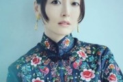 花澤香菜さんの最新ファッションと謎の二人三脚ポーズｗｗｗ