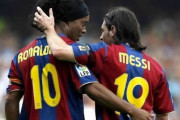 ロナウジーニョさん、自身と同じバルセロナ＆PSGのユニフォームを着るメッシへ「大きな喜びだ」