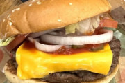 秋田にバーガーキングが来たんだがバーガーの見た目がマックと変わらないんだが美味しいの？