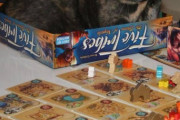 【わんにゃん画像】卓上ゲームとねこ、箱詰めねこ、狩りの成果？ ほか