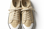 「ワークマン」のベージュスニーカーはスタイリストも絶賛！