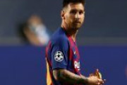 【移籍報道】メッシ、契約問題発生でバルサ退団を断念？　マンC加入は来夏に先送り